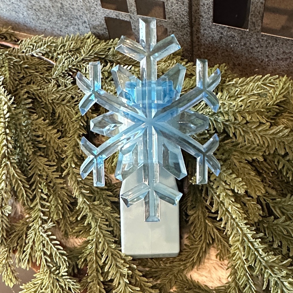 Blue Snowflake Bath & Body Works Wallflower Plug In